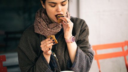 HOW TO KNOW IF YOU HAVE EMOTIONAL FOOD CRAVINGS