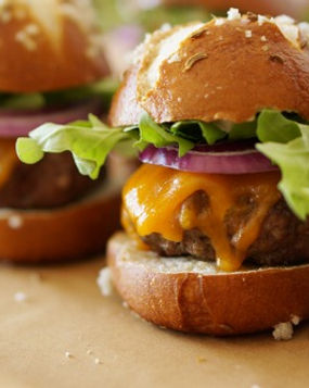 mini burguer plenty.jpg