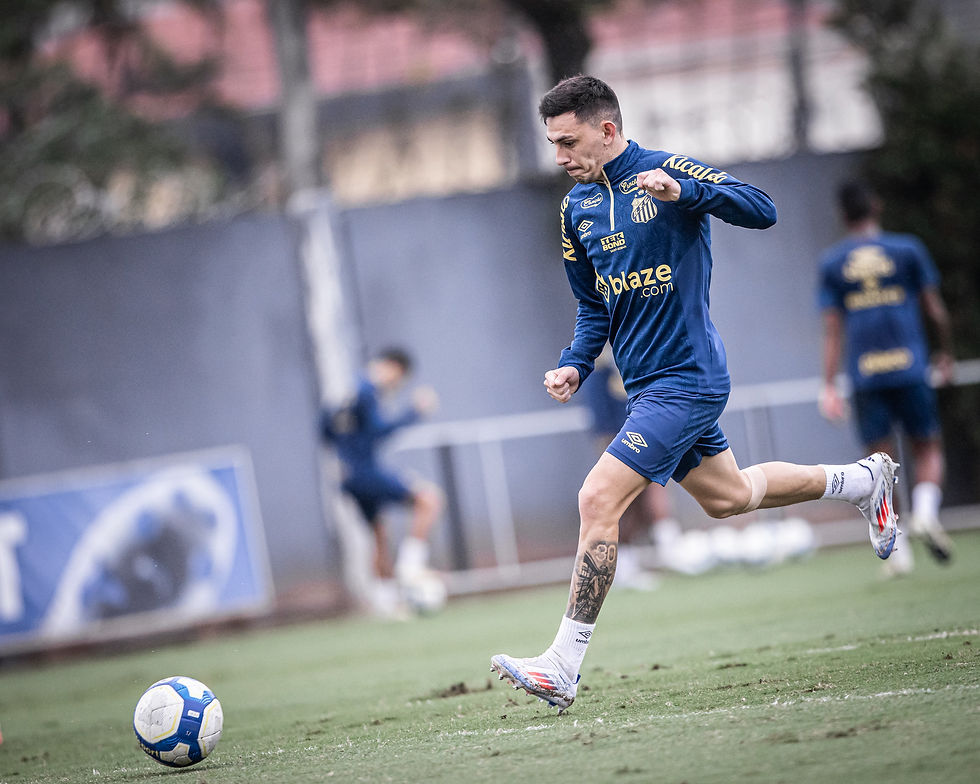 Lateral treina em campo