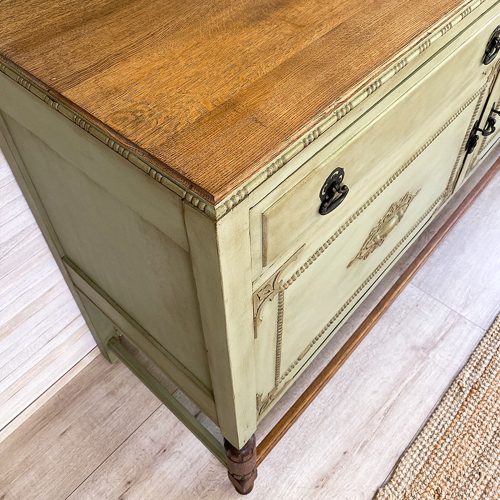 Thumbnail: Vintage Buffet