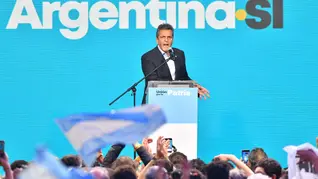 Massa vence primeira volta das eleições presidenciais na Argentina