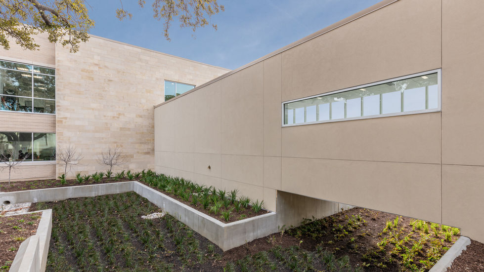 Grand_Prairie_City_Hall_09