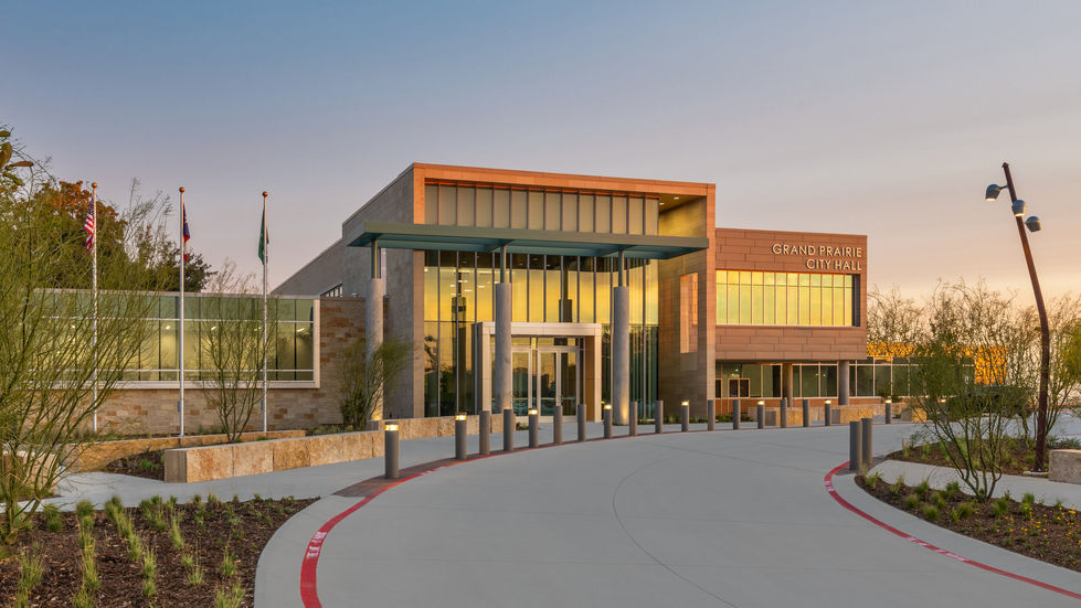 Grand_Prairie_City_Hall_06