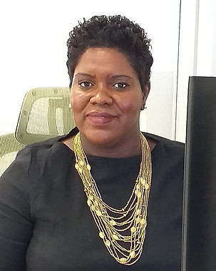 Profile Pic Faye Arnell.jpg