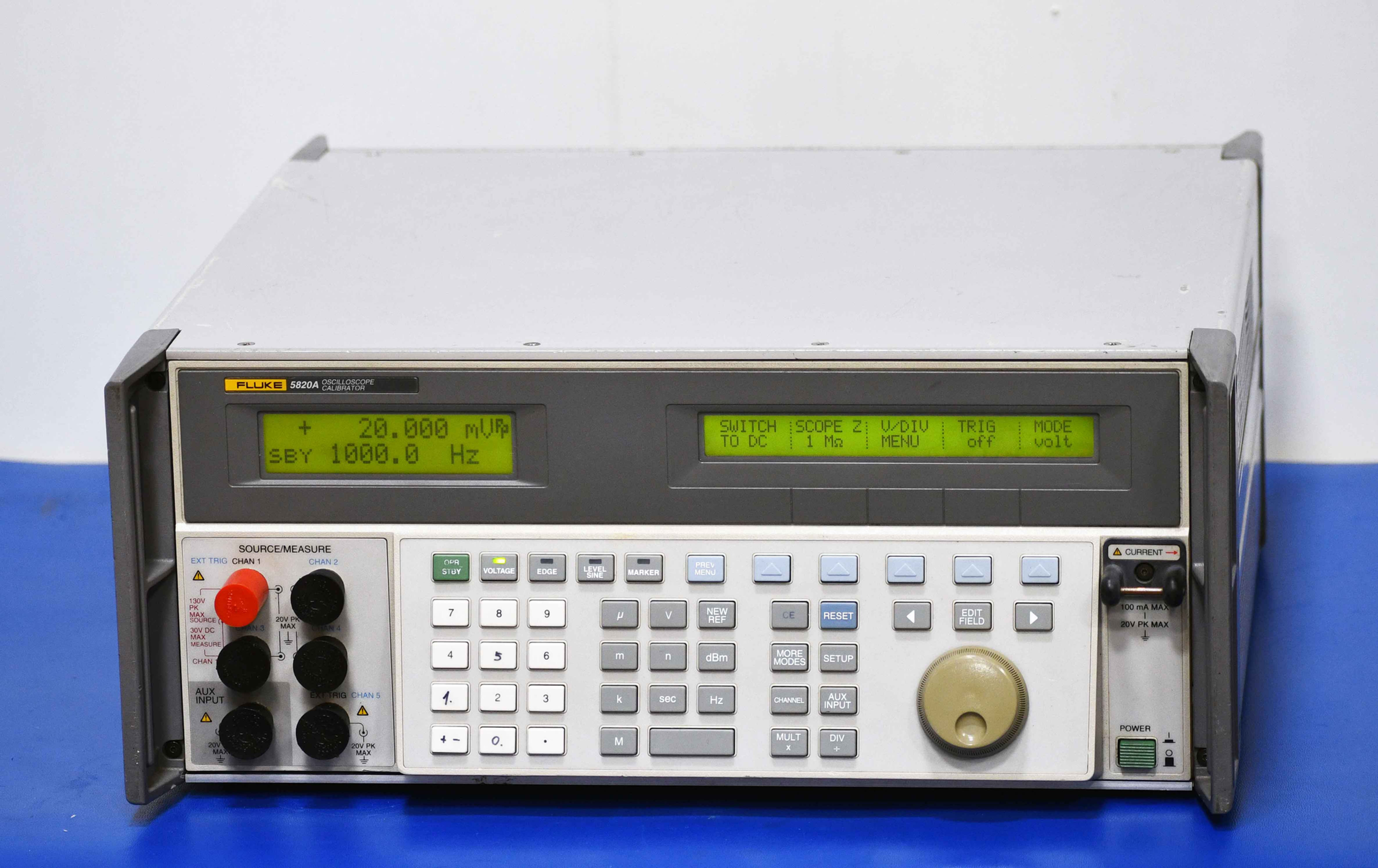 Fluke 5820A Oscilloscope Calibrator 600 MHz Scope Calibrator