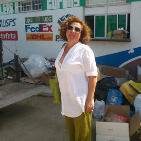 The beginnings: Monthly recycling sessions on the street/sidewalk