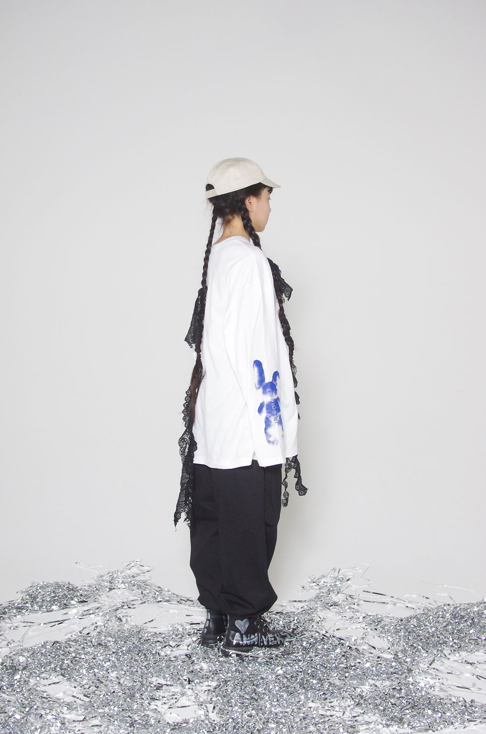 サムネイル： rabbit arm long sleeved tee