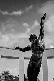 statue centrale.jpg