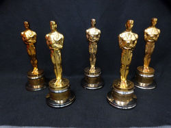 Oscars statuettes
