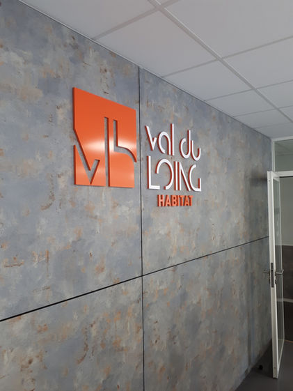 LOGO ACCUEIL
Logo en relief en Etronit bas-carbone découpé avec impression directe
