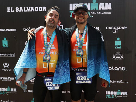 Hondureño destaca en histórica primera edición del Ironman 70.3 El Salvador junto a atleta no vidente colombiano