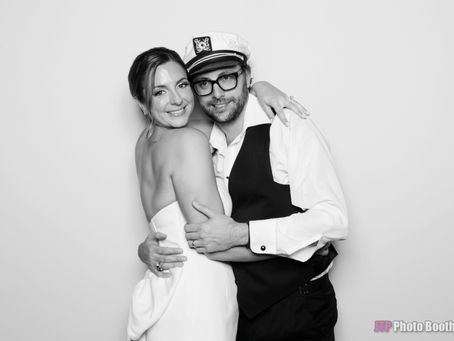 Full service photo booths Vs. Drop-off photo booths.