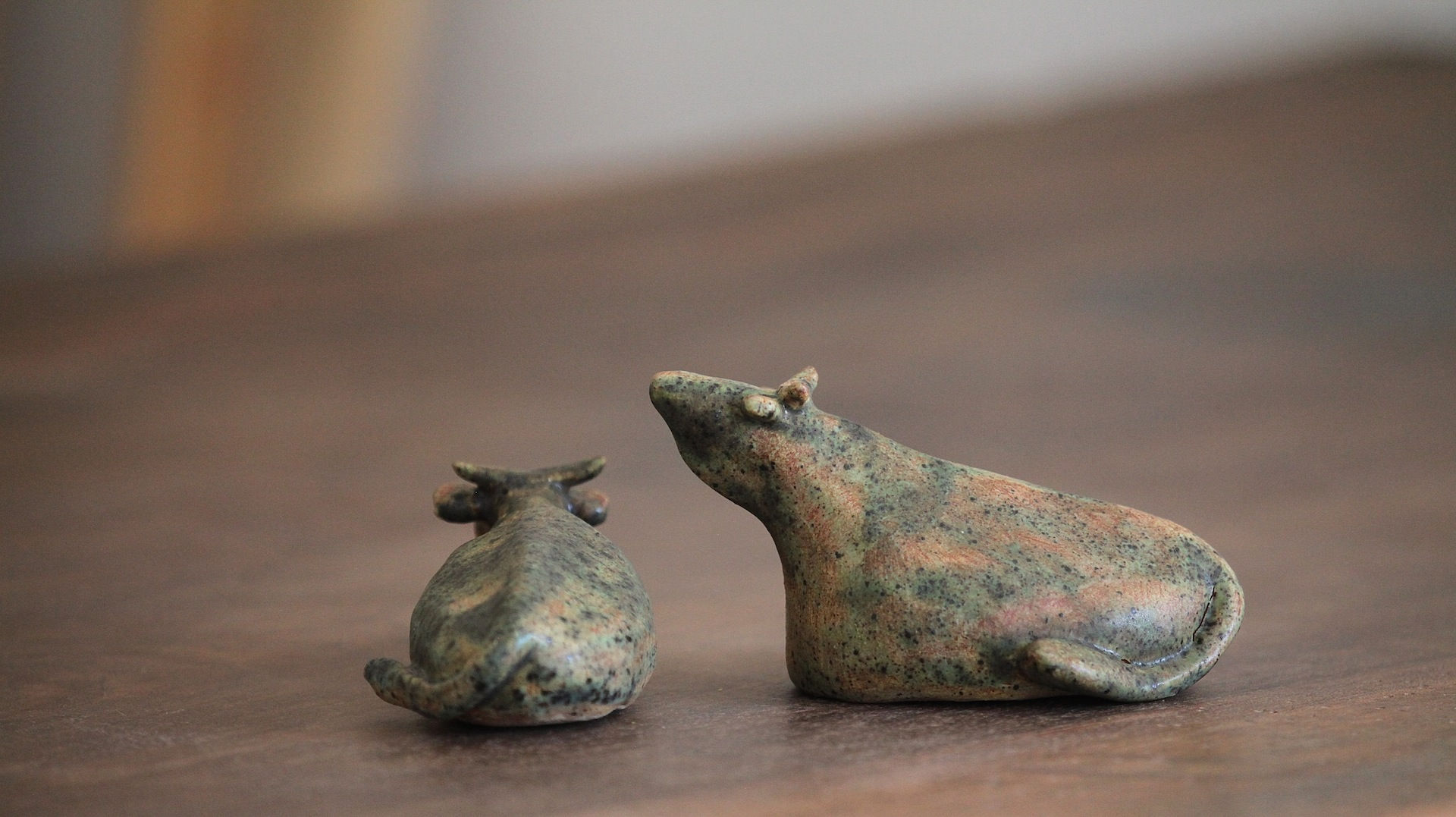 Seramik stilize inekler (2'li set)