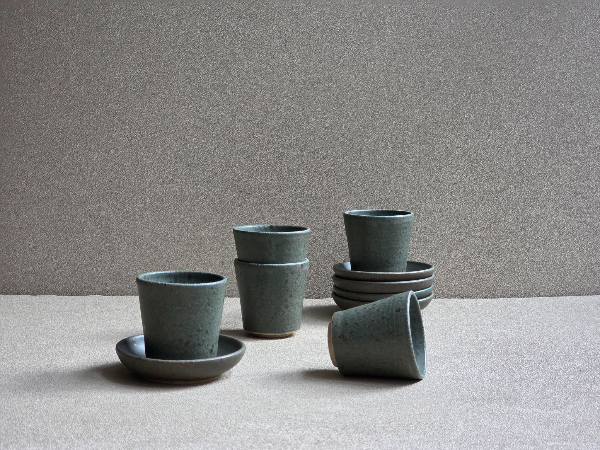 Espressotassen mit Unterteller – MOSS