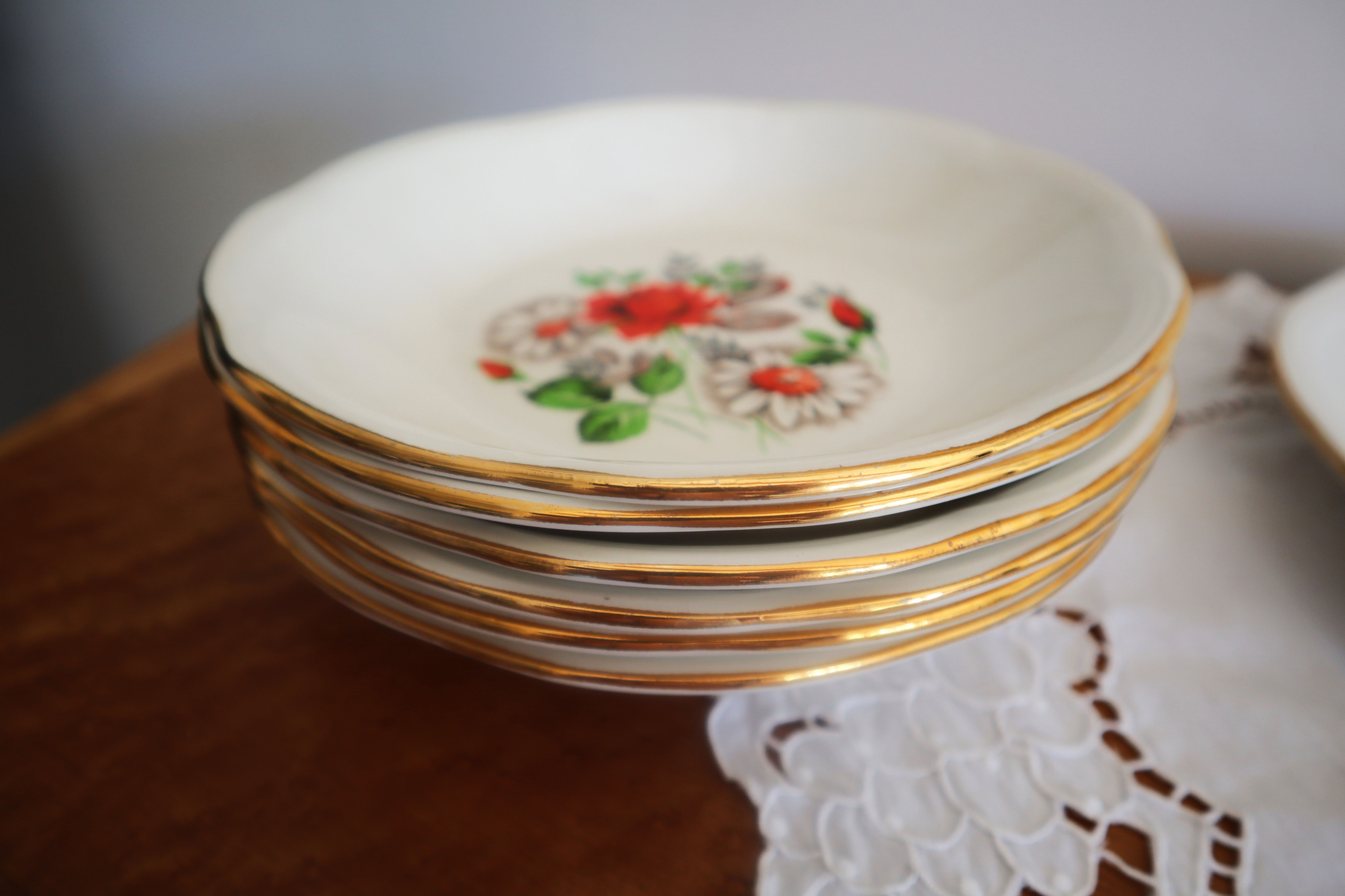 Marguerite soup plates from GIEN