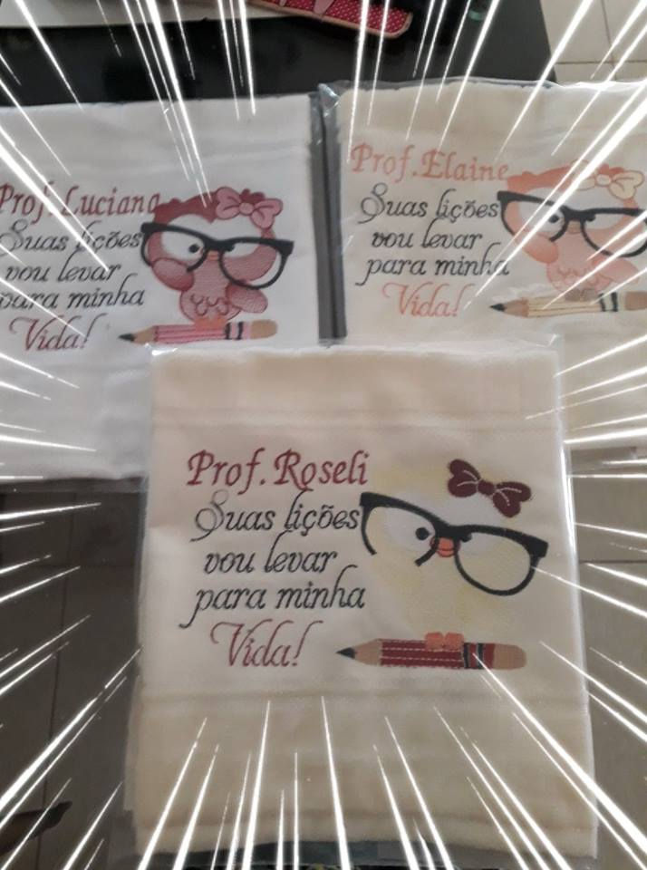 Miniatura: Toalhinha Bordada Menina