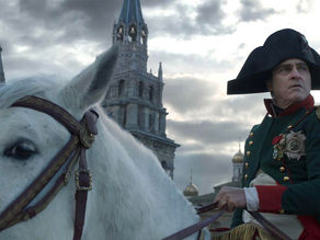 "Napoleon": Pelo menos o cavalo era branco.  