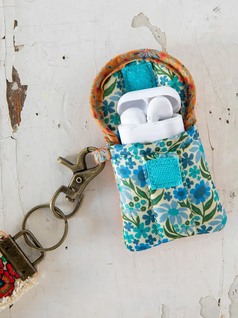 Thumbnail: Earbud Case