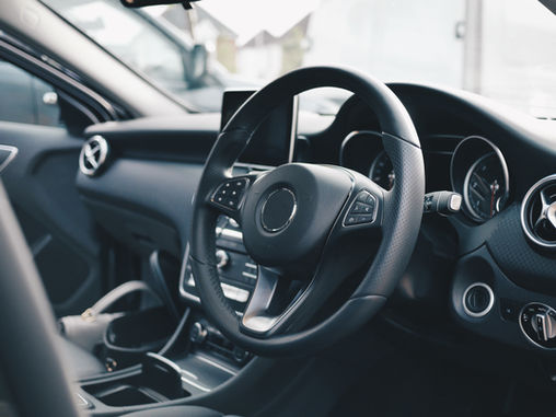 Käytetty auto ja kaupan purku