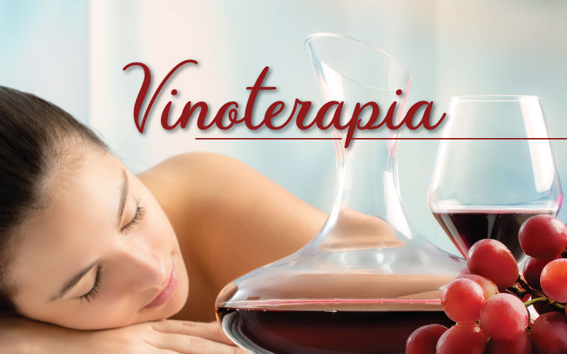 Mujer con mascarilla facial, vino tinto vertiéndose. FACIAL VINOTERAPIA.