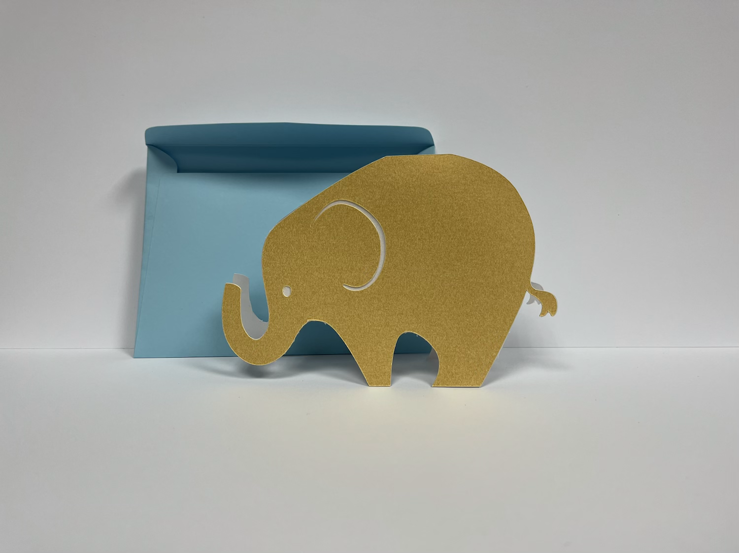 Felicitare elefant auriu