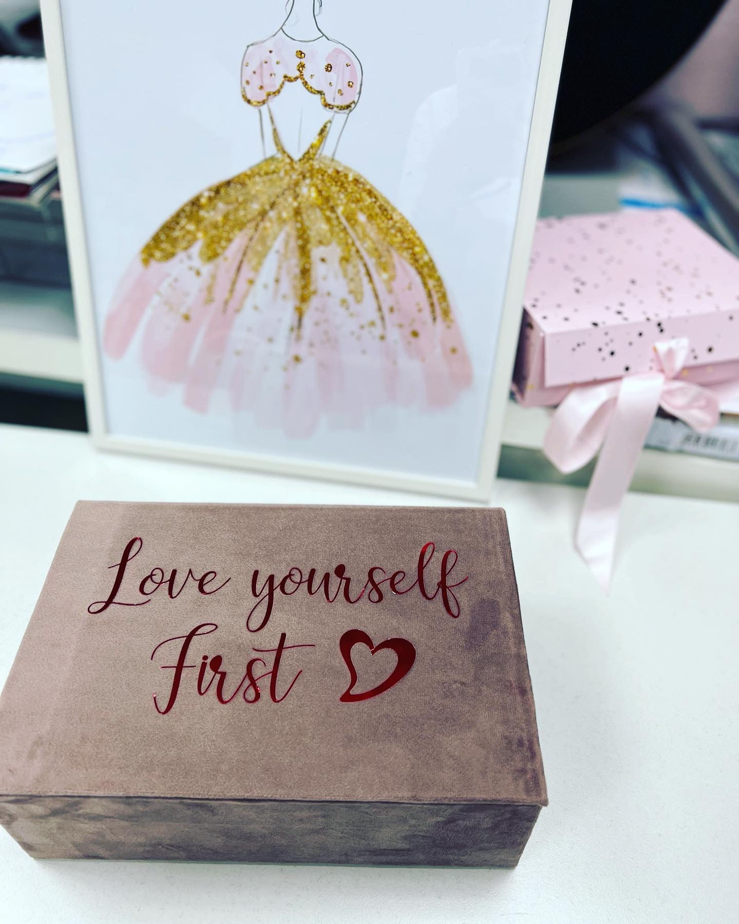 Cutie personalizată pentru o seară de răsfăț
