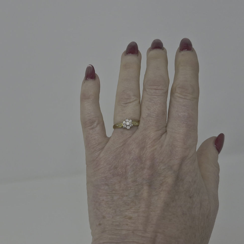 Thumbnail: 18ct Gold Flower Shape Diamond Ring