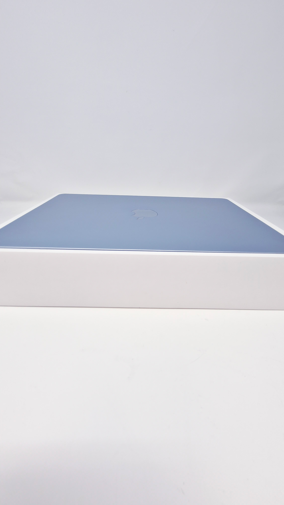 Thumbnail: MacBook Air 16