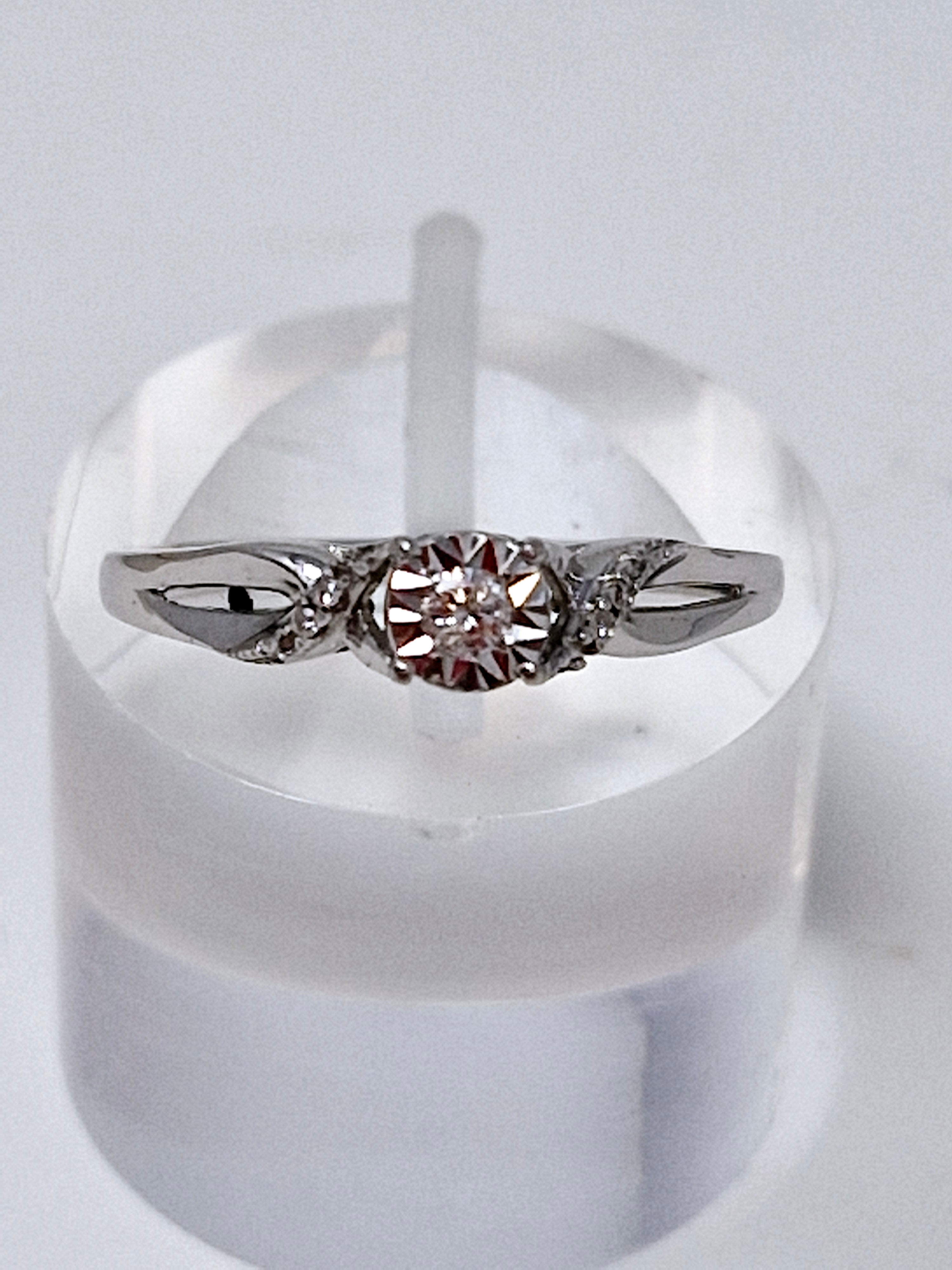 9ct White Gold  Illusion Solitaire Diamond Engagement Ring