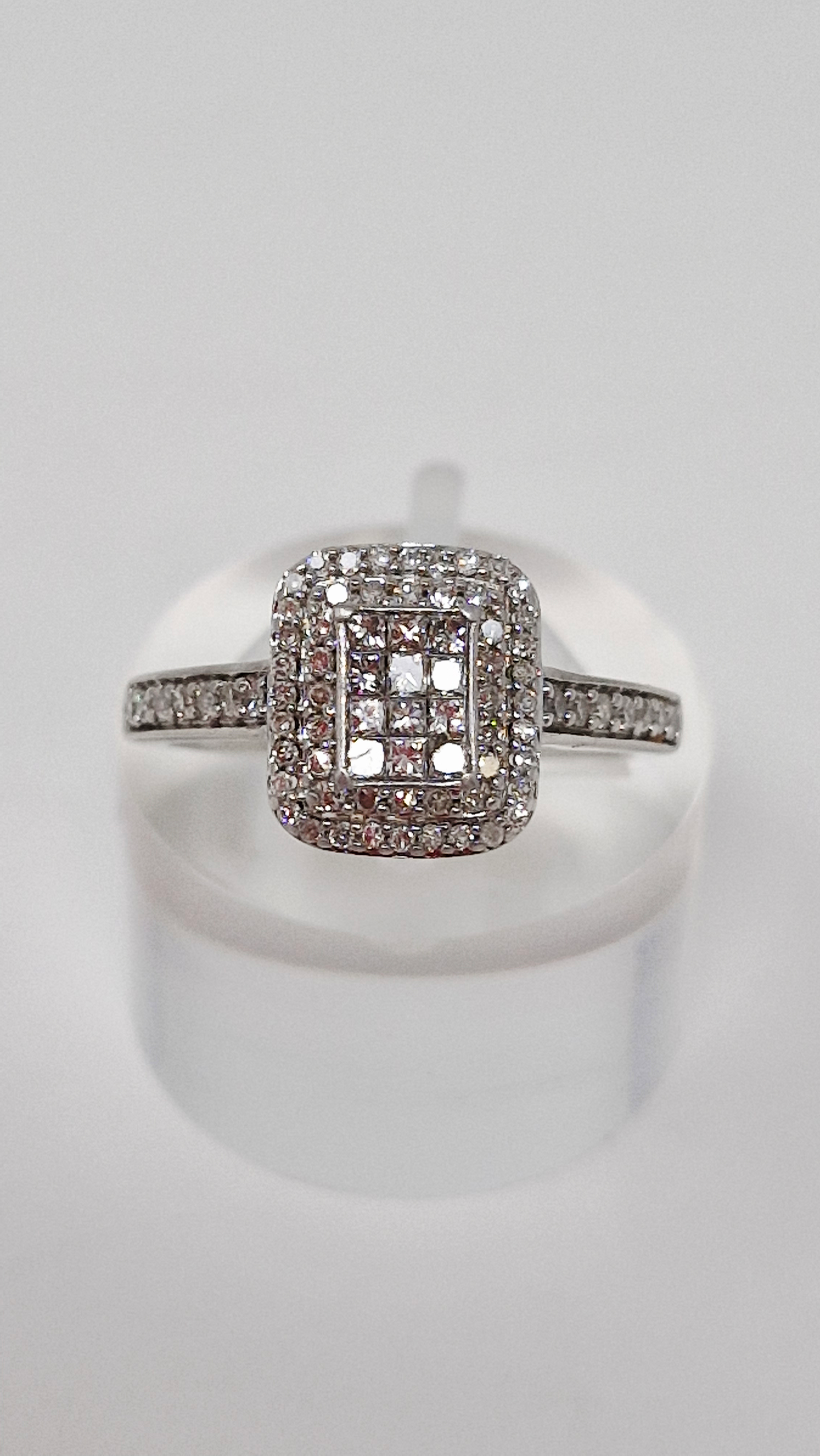 9ct White Gold 1ct Diamond Halo Ring Engagement Ring