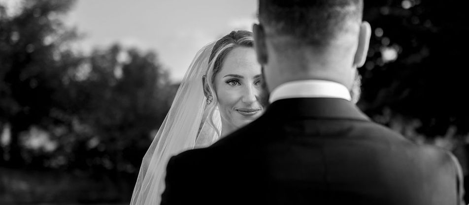 As the sun set over the Tuscan vineyards, surrounded by the scent of the countryside, Eni & Michael said “I do” forever.  Eni & Michael’s wedding at Villa La Selva was the perfect blend of elegance and beauty.