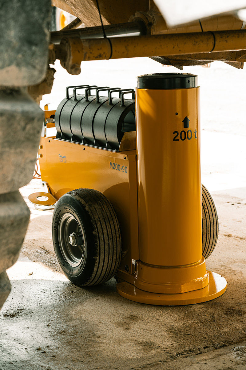 M200-90 air hydraulic jack lifting WEB