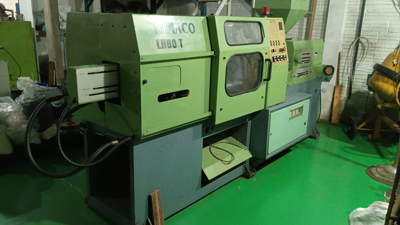 Injetora para plásticos - Himaco LH - 80 toneladas