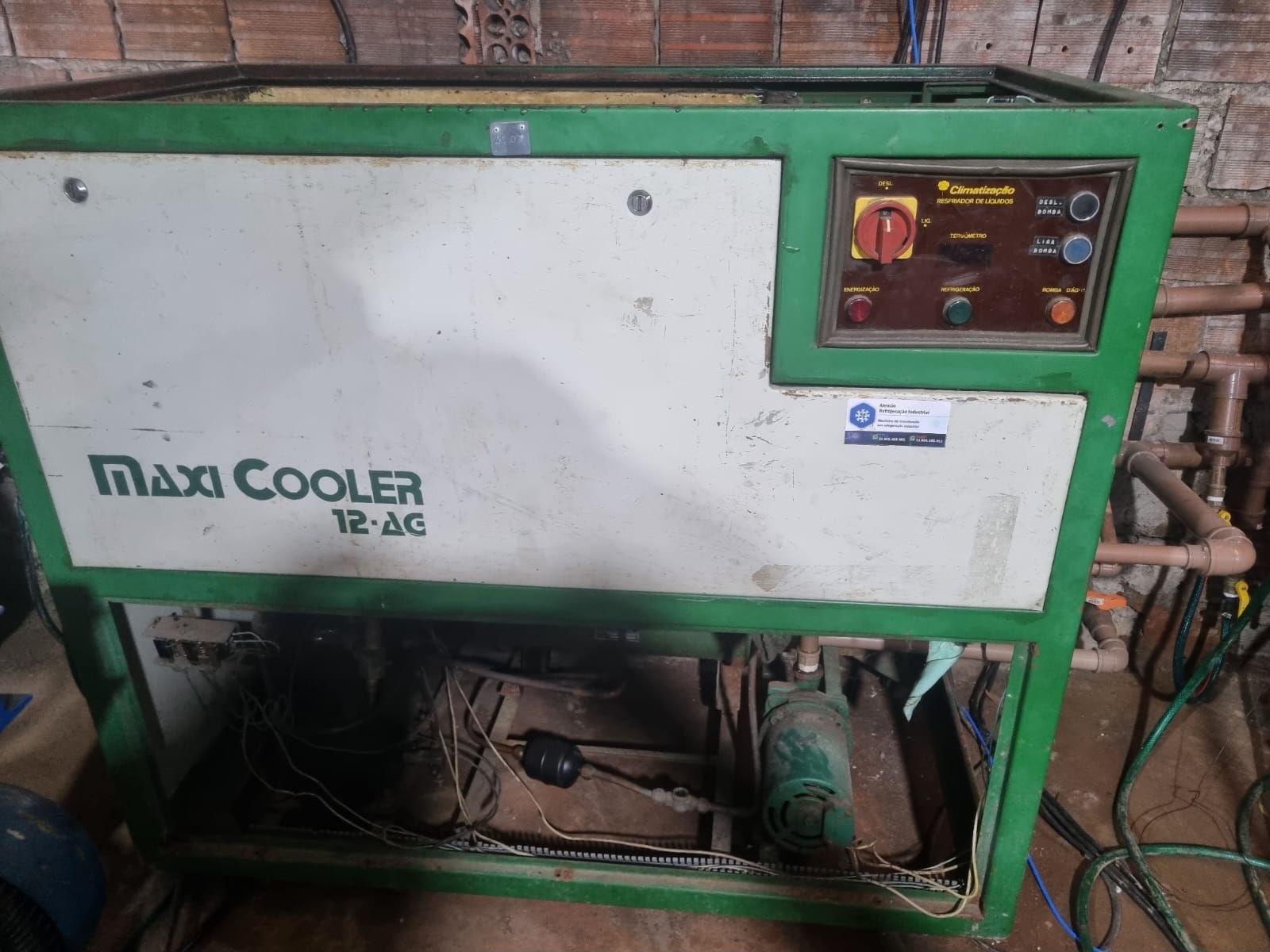 Geladeira industrial (chiller) - 12.000 kilocal - Marca Maxi Cooler