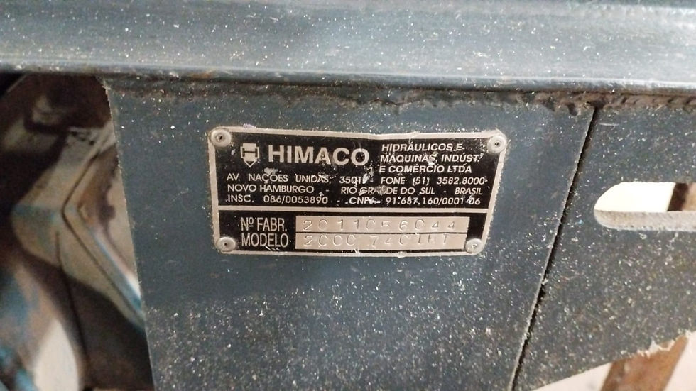 Miniatura: Injetora para plásticos - Himaco - 200 toneladas - Ano 2011