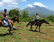 Hola Hola Tours, Surf class las penitas nicaragua hola hola tours