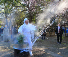 湯立ての神事　小森　治之.JPG