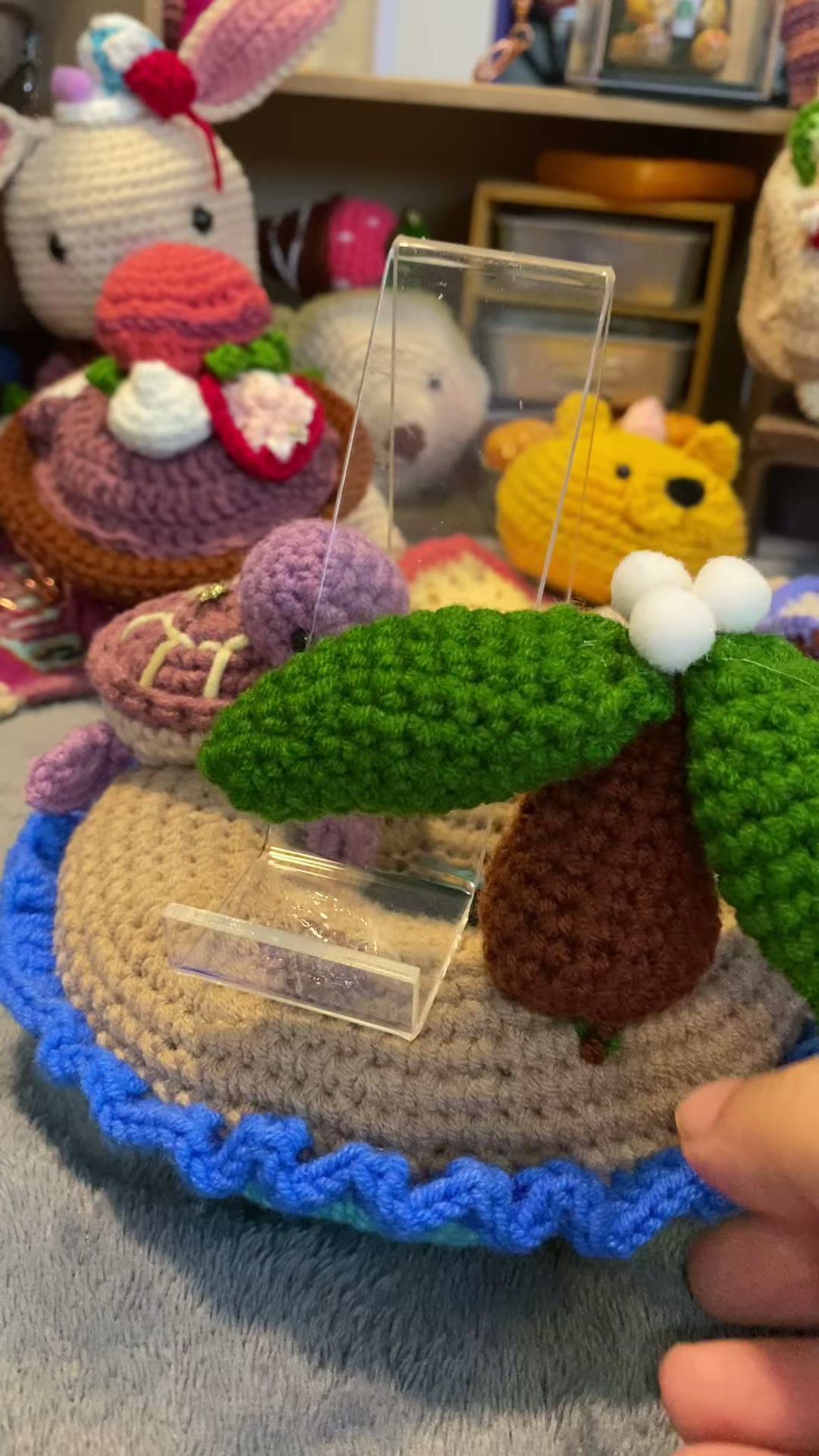 Donut Island - Phone Holder