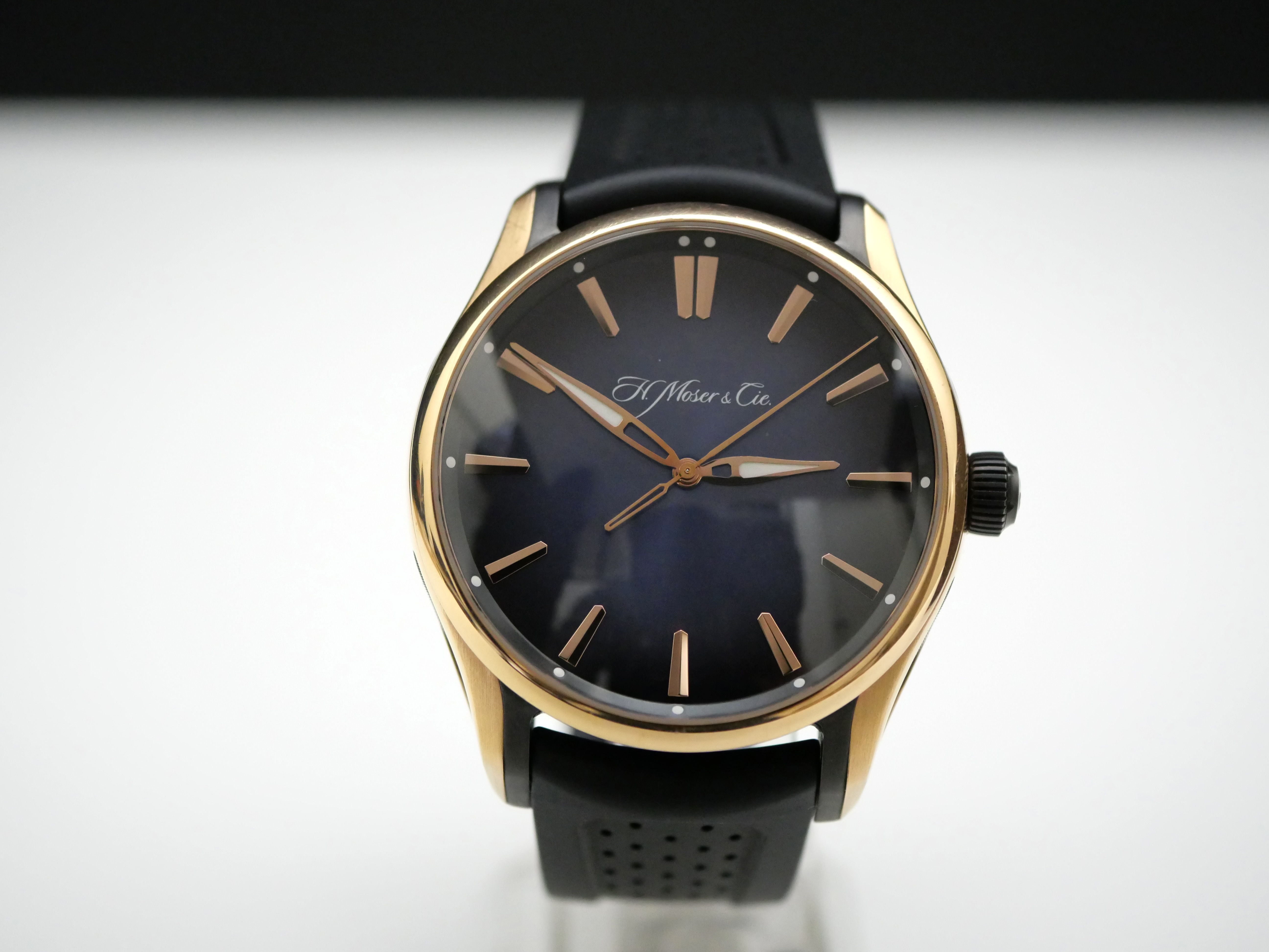 H.Moser & Cie. Pioneer Centre Seconds
