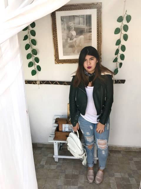 ABOUT ME. Andrea (@andhaces)