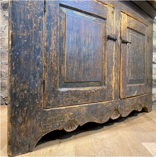 Thumbnail: An exceptional 18th C Quebec corner cupboard / encoignure québécoise cintrée