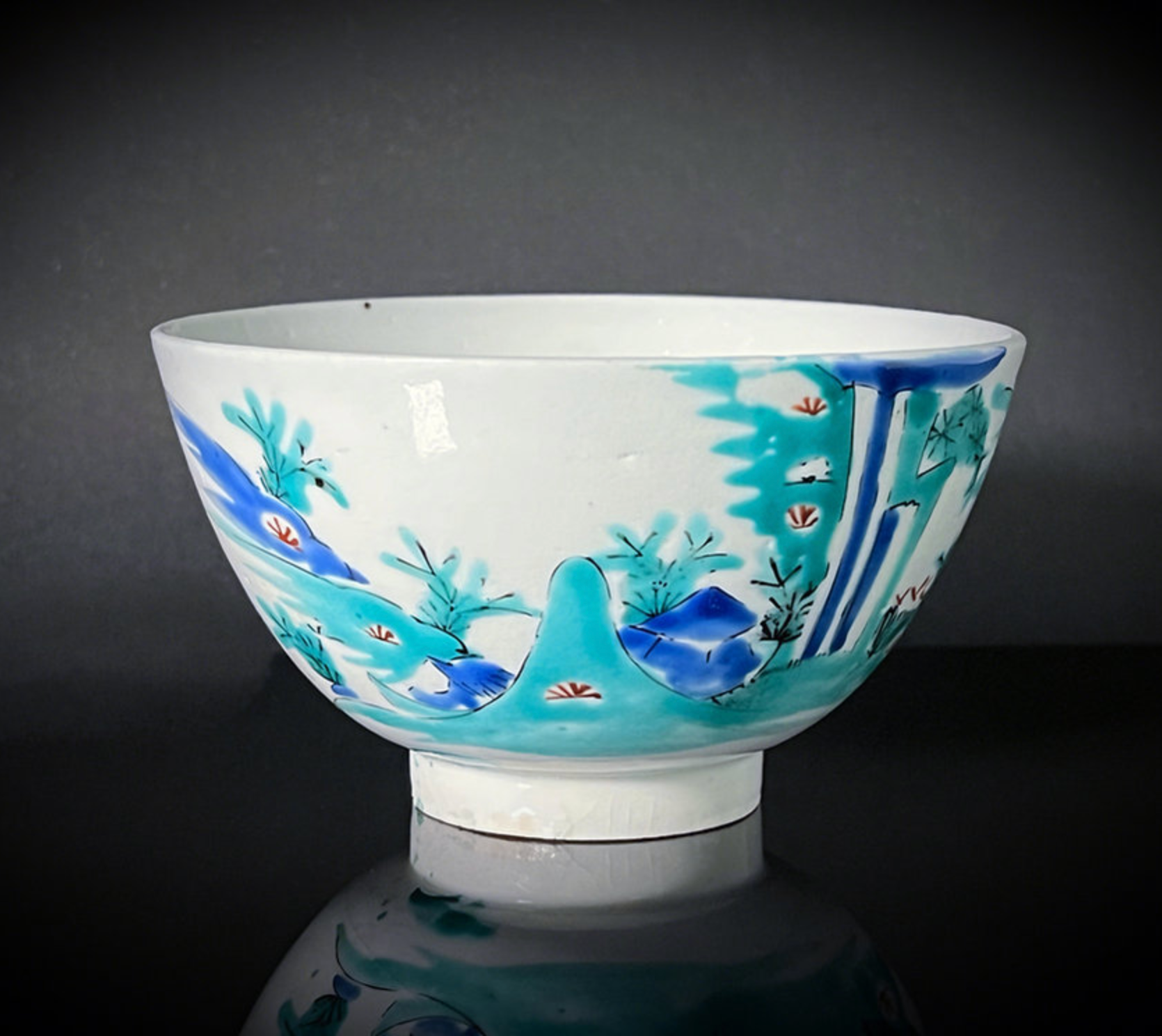 A magnificent 17th C Early Enamelled Ware Kakiemon waterfall bowl, Arita c1650