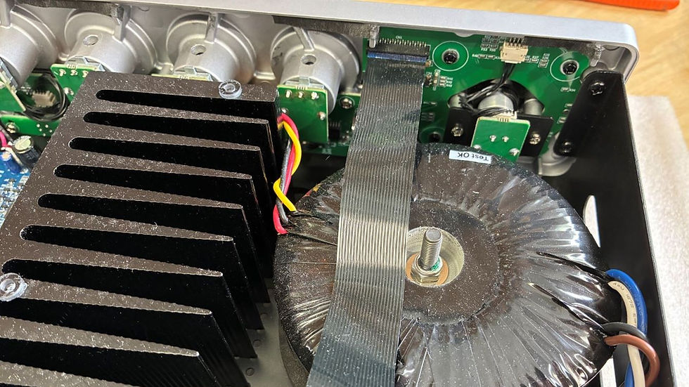 Inside - cast front panel and heavy toroidal!