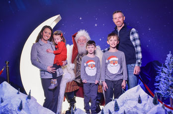 Guests enjoying a Las Vegas photo booth experience by ViVA Media Co.