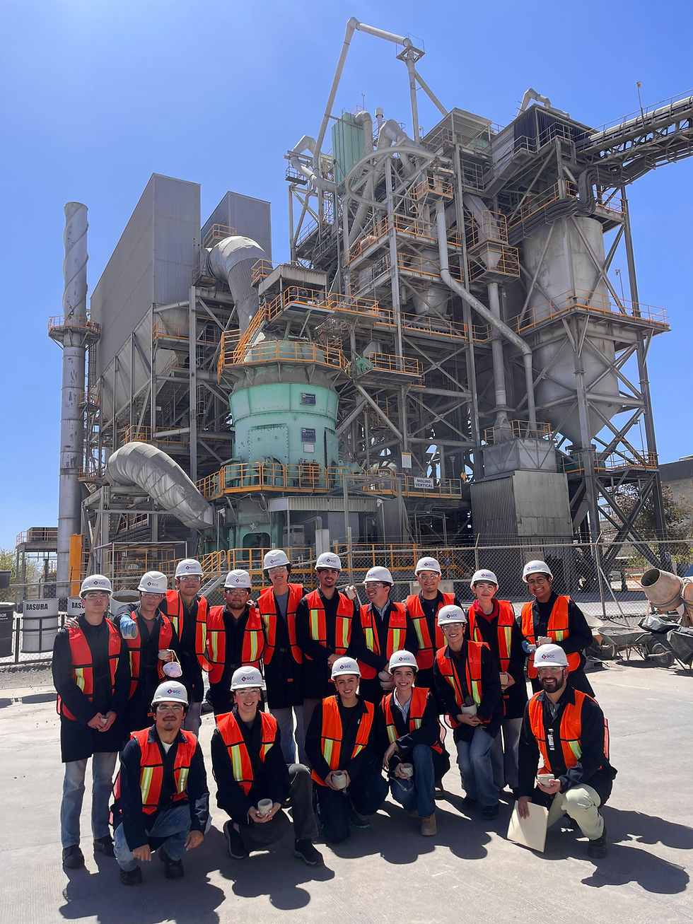 Visita académica a Grupo Cementos de Chihuahua fortalece formación práctica de estudiantes de Diseño Industrial