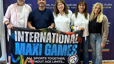Members of the International Maxi Games
were welcomed by the new president of
EmturyC Mar del Plata