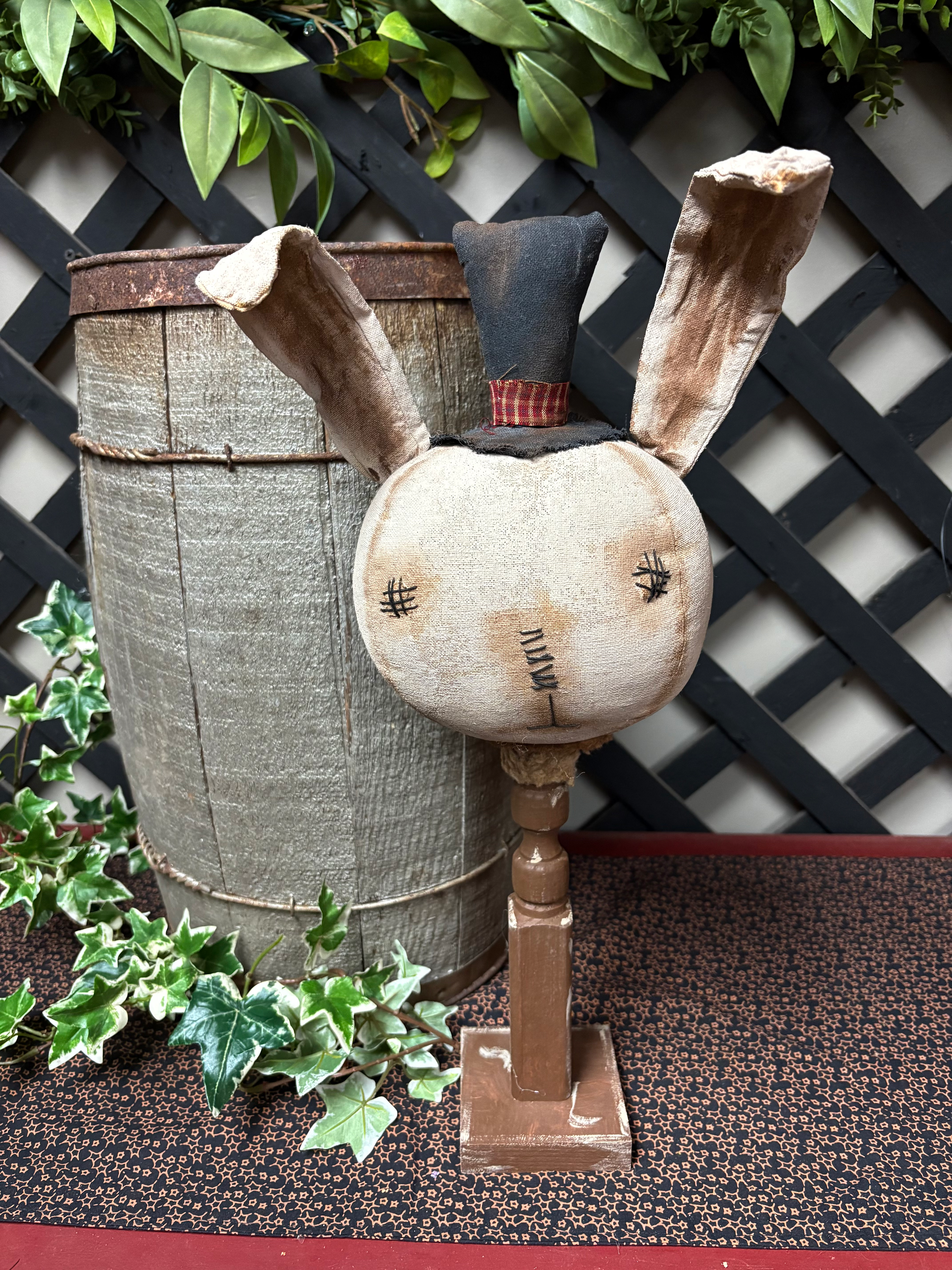 ##8157 Bunny Head on Spindle