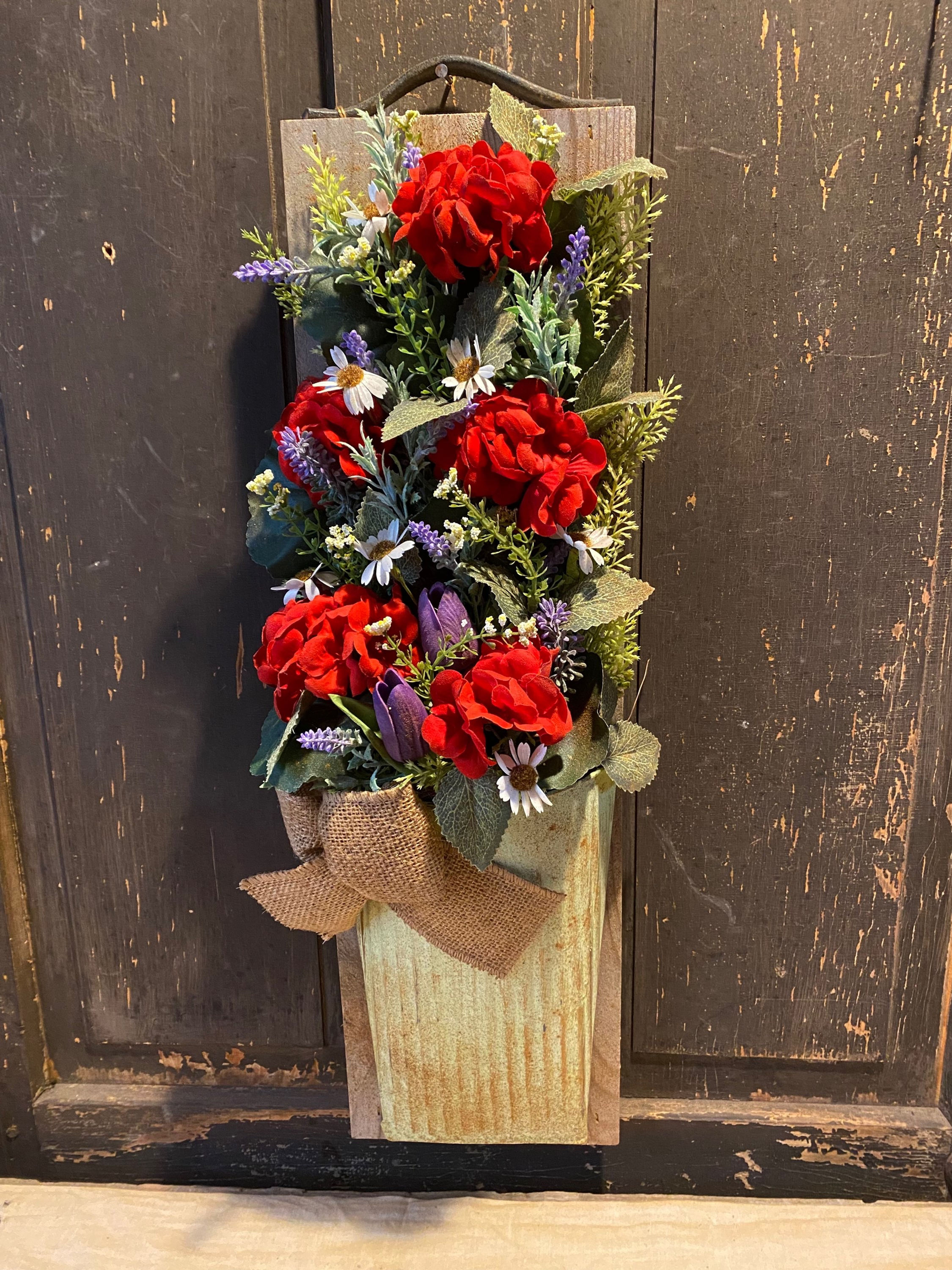 #11039 Americana Floral in  Vintage Green Bucket