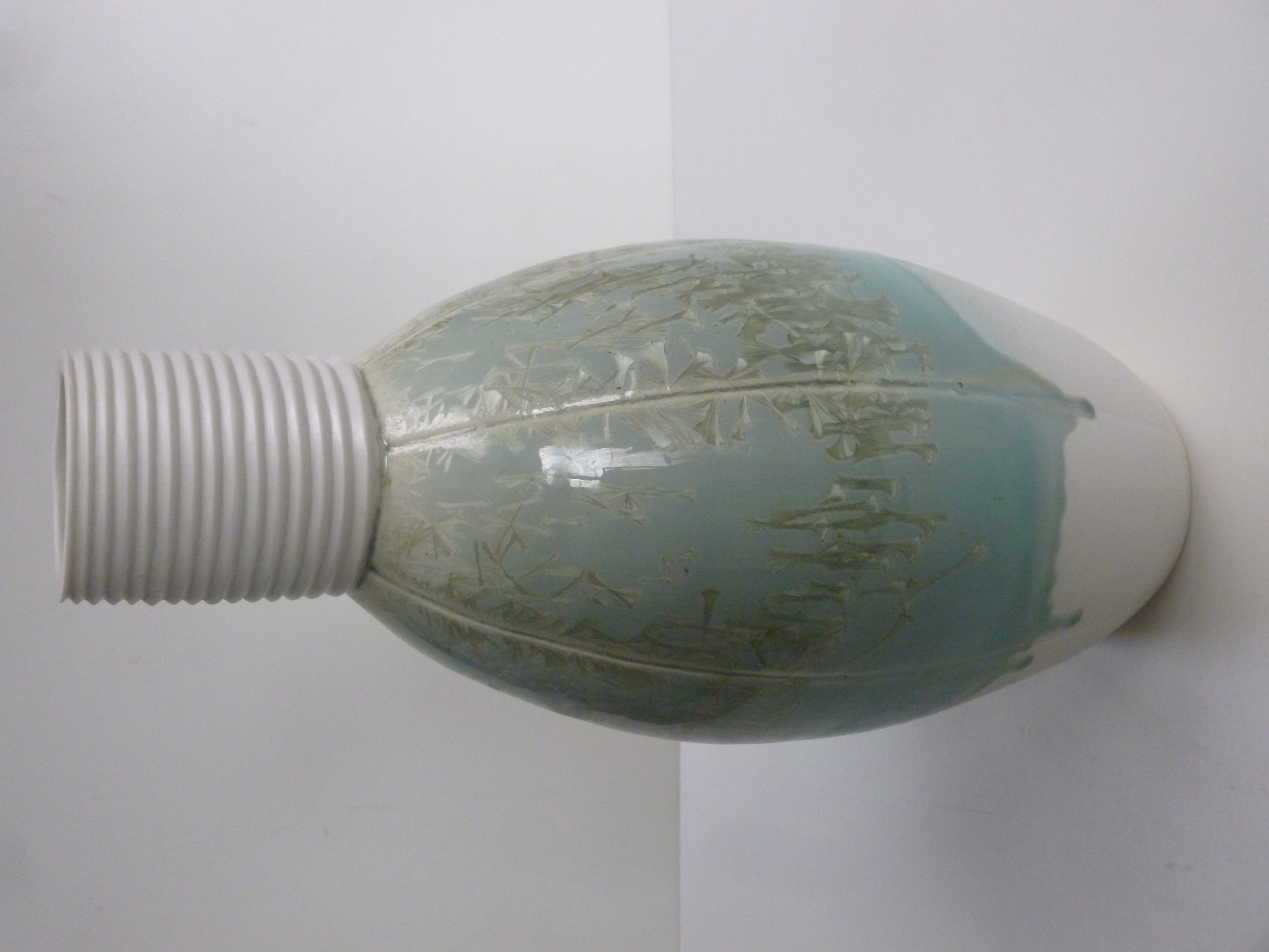 ribbed neck crystalline pot