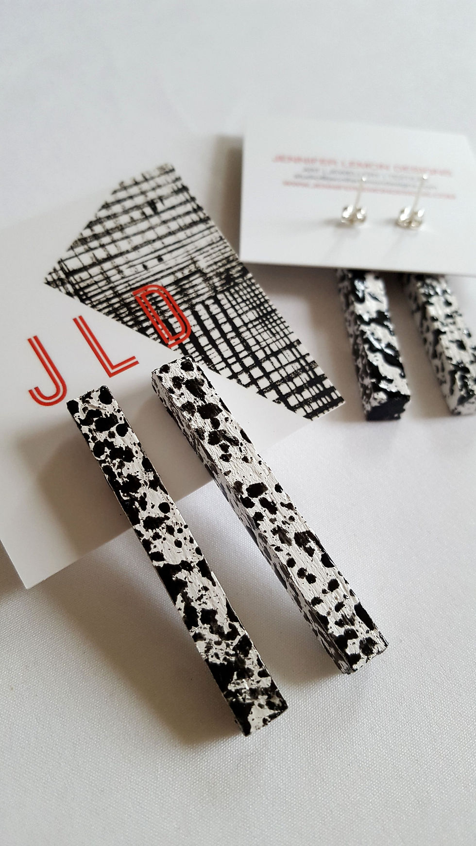 Thumbnail: RECTANGLE EARRINGS
